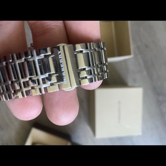 Men’s Burberry watch - Picture 6 of 7